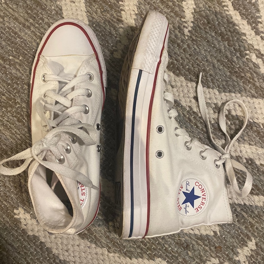 Nearly New White Hightop Converse